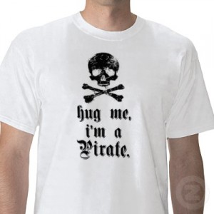 hug_me_im_a_pirate_tshirt-p235009253185960284q6vb_400